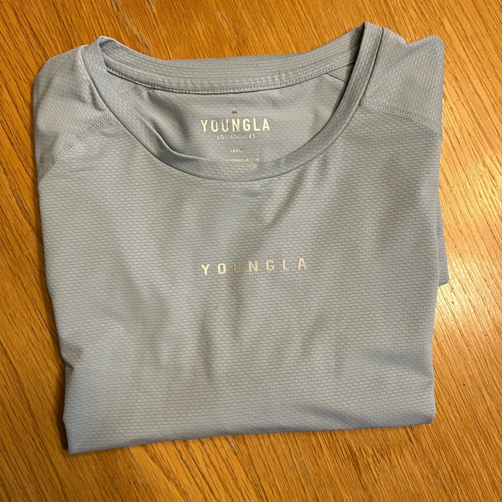 YOUNG LA LIGHT BLUE FITTED TEE SHIRT